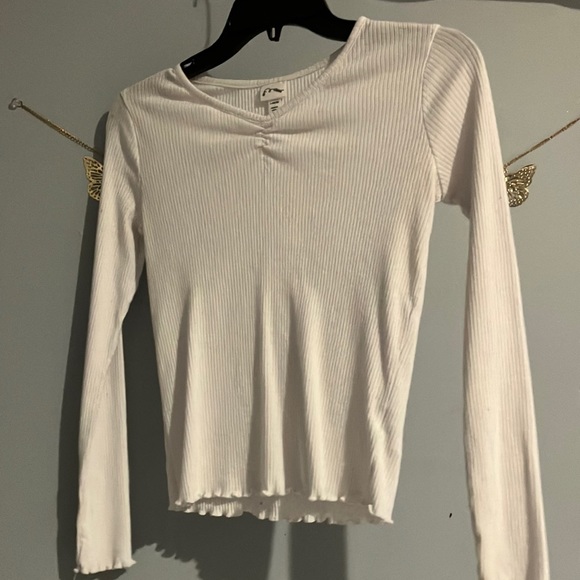 I am selling a white long sleeve shirt! - Picture 1 of 4